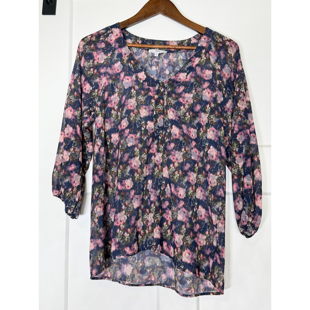 NSR Floral V-Neck Blouse Women XS Blue Pink Excellent High-Low 3/4 Sleeve Top